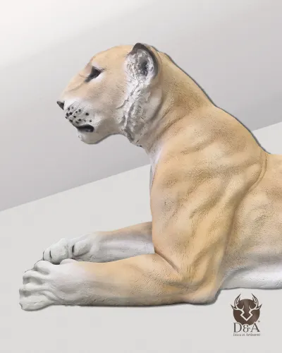 Lionne couchée - Animaux réaliste en résine