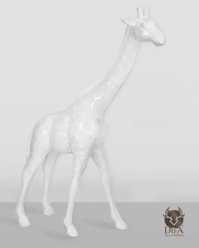 Enobarvna XL žirafa - dekorativni oblikovalski predmeti