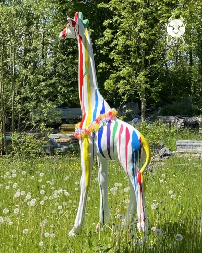 XL TRASH giraffe van hars