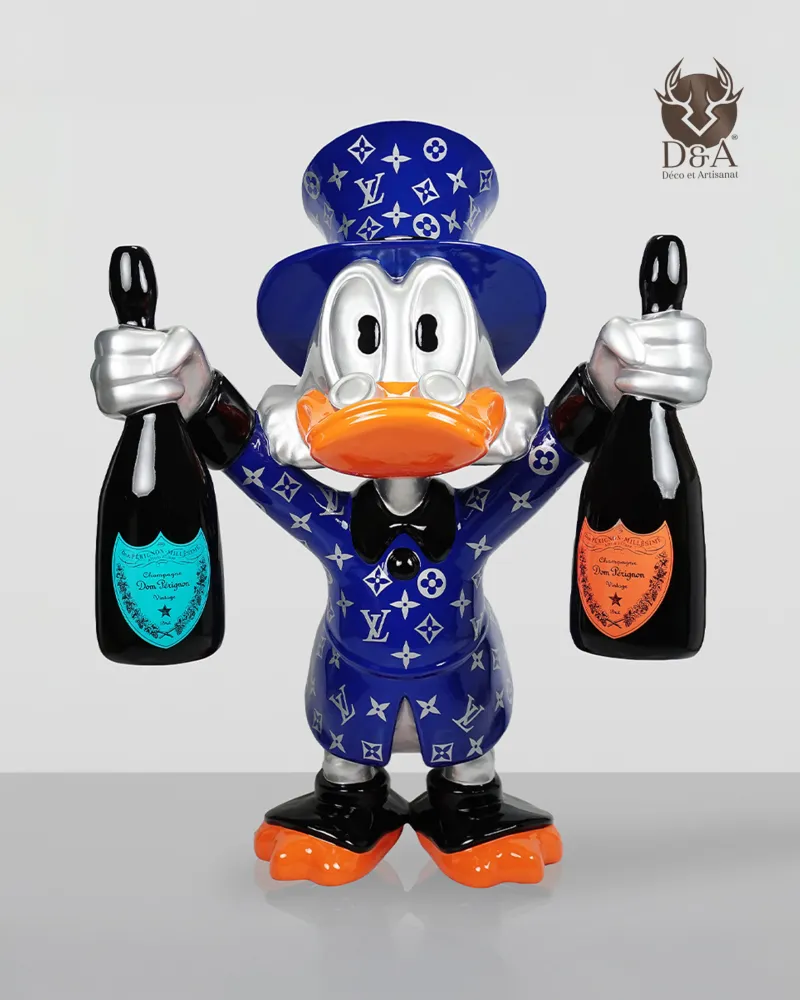 Paperone con abito Vuitton e champagne Dom Pérignon - altezza 170 cm Paperone con abito Vuitton e champagne Dom Pérignon - altezza 170 cm
