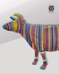 Harsdieren | Levensgrote koe met fijne strepen