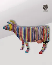 Harsdieren | Levensgrote koe met fijne strepen