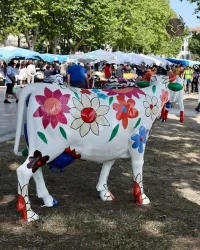 Vache blanche FLEURS