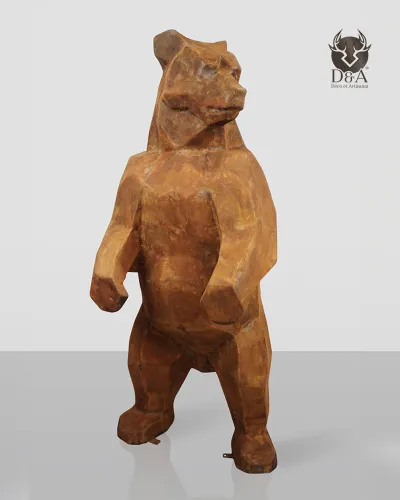 Grande orso sfaccettato con effetto Corten