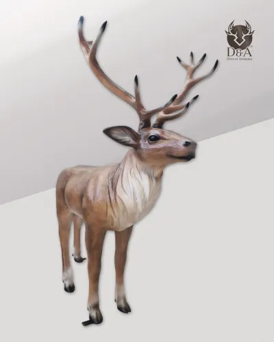 Estatua de resina de un ciervo de pie de tamaño natural