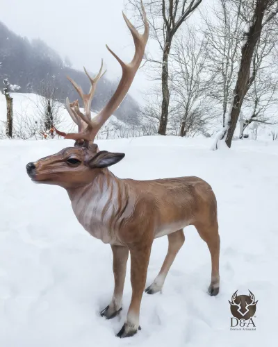 Statue en résine d'un Cerf debout à taille réelle