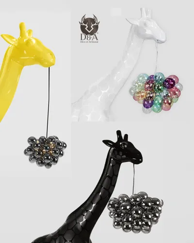 Žirafa XL z visečim lestencem - živali iz umetne smole