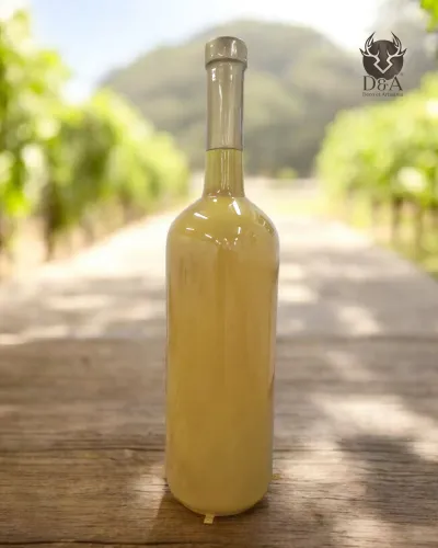 Große Flasche Rot-, Rosé- oder Weißwein im Bordeaux-Stil – jede Weinregion