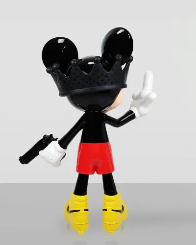 Topo che fa il dito medio con una pistola - Statua decorativa di design