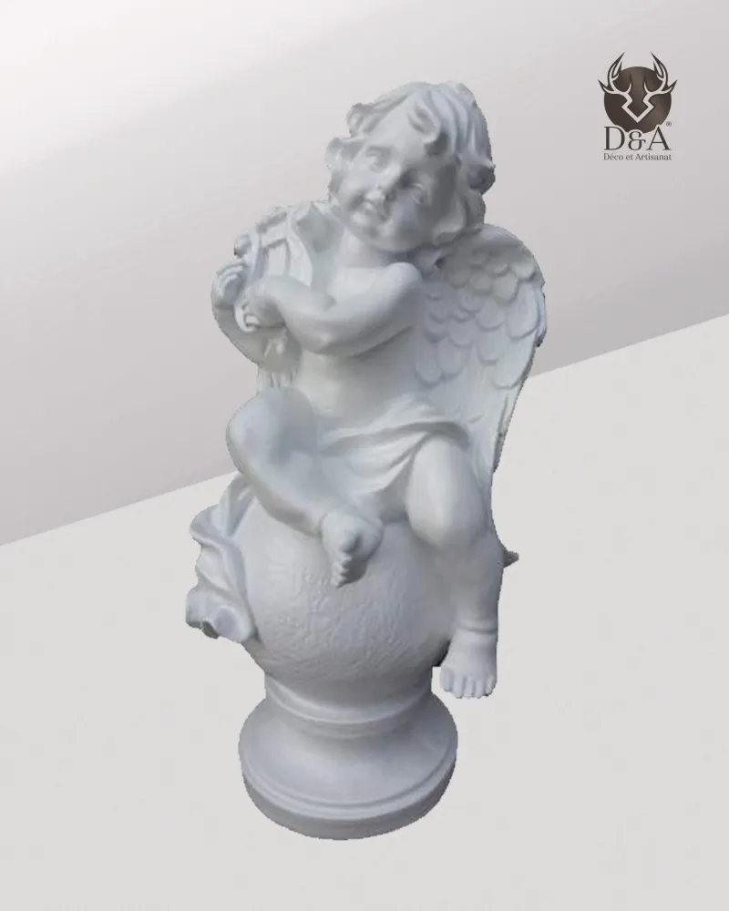 Anjo com decoração de lira