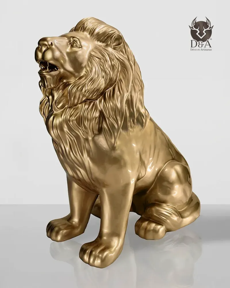 Kunstharzstatue eines sitzenden Löwen, Gold oder Silber