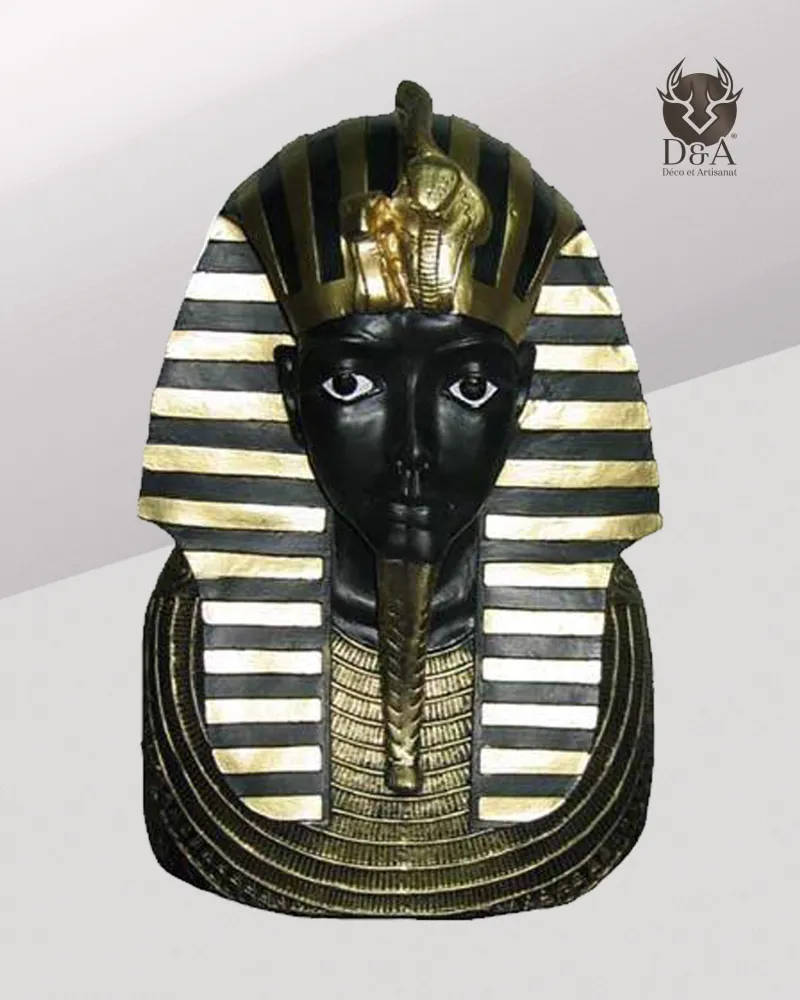 Dekoracija doprsnega kipa egipčanskega faraona