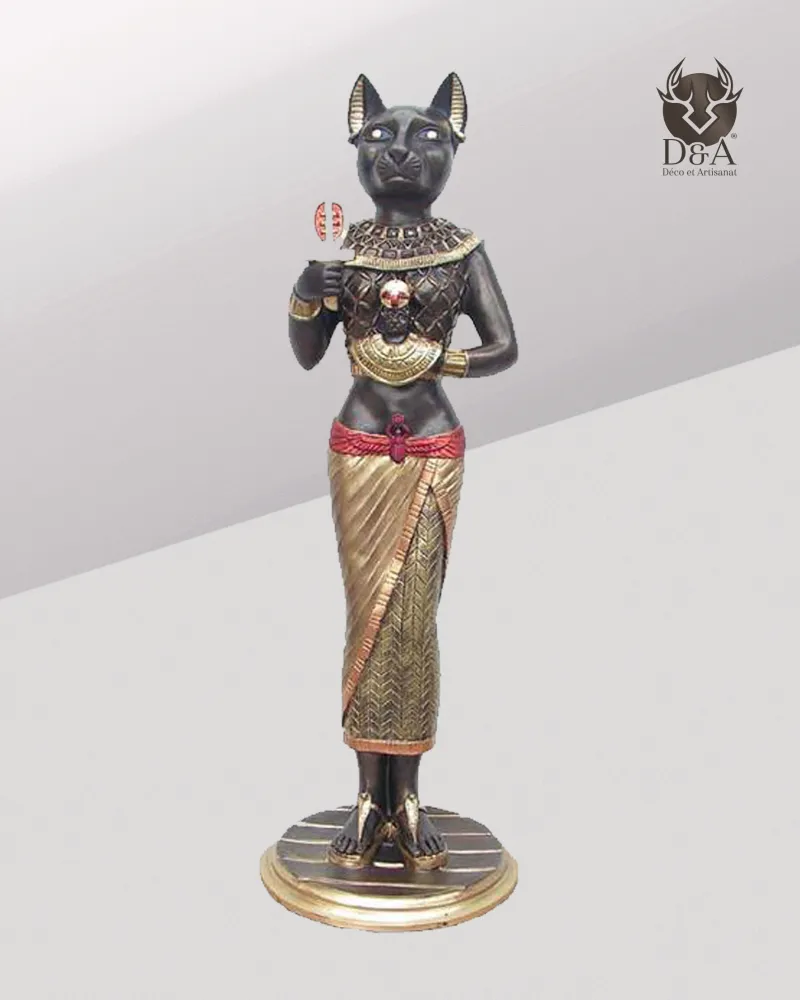 Gato em pé, decoração egípcia