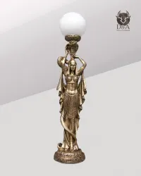 Donna con lampada a forma di cobra, decorazione egizia