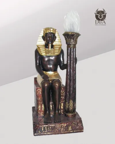 Faraonova svetilka na njegovem prestolu - egipčanski dekor