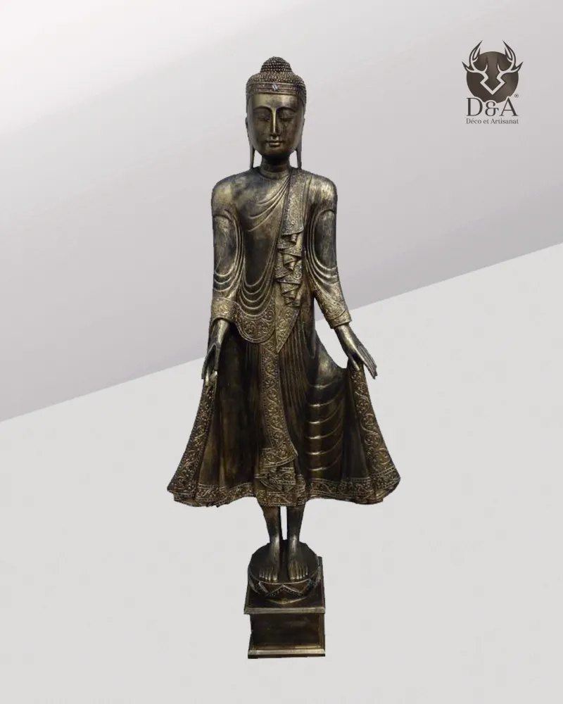 Buda con capa, decoración india