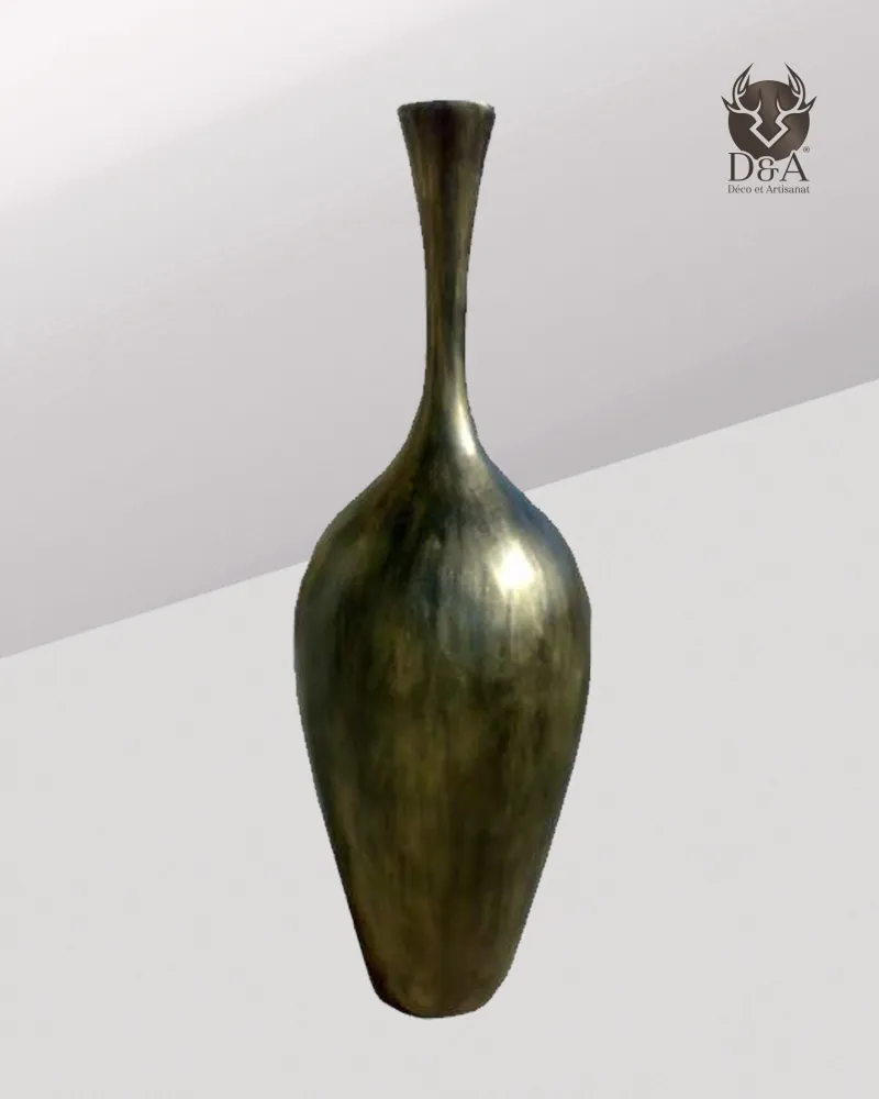 Vaso delicado de bronze