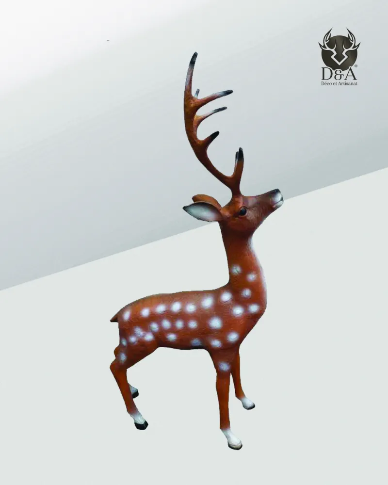 Estátua realista de cervo em resina