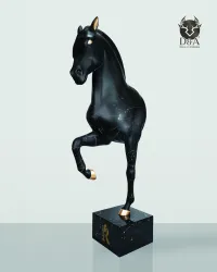 Animales de resina - Busto de caballo negro