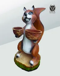 Estatua decorativa de resina de una ardilla realista.