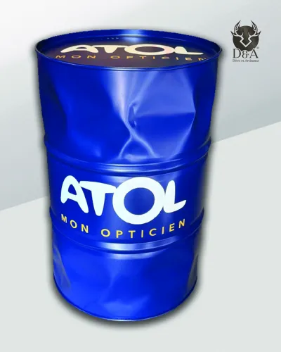 Decorazione industriale con tamburo malconcio