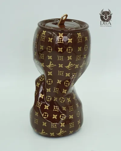 Estátua de uma bobina torcida Louis Vuitton Monograms