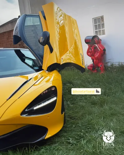 Dieren van hars, Gorilla Matte Barrel XL Trash Red en Black