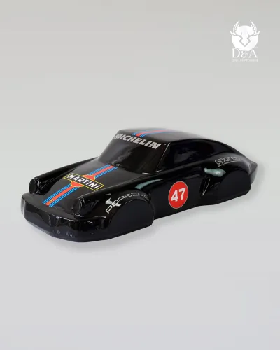 Coche miniatura 911 montado en la pared
