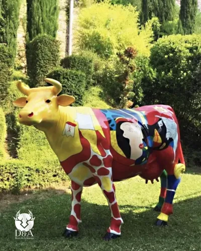 PICASSO Kuh aus Harz für Ihre Außendekoration