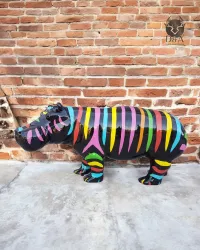 Statue und Harzskulptur eines riesigen Nilpferds Tansania