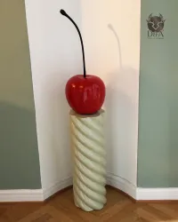 Dekorative Statue einer riesigen Kirsche, Farbe Ihrer Wahl