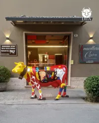Motivos de vaca PICASSO en resina para tu decoración exterior