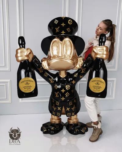 Dagobert Duck im Vuitton-Anzug mit Champagner – Größe 170 cm
