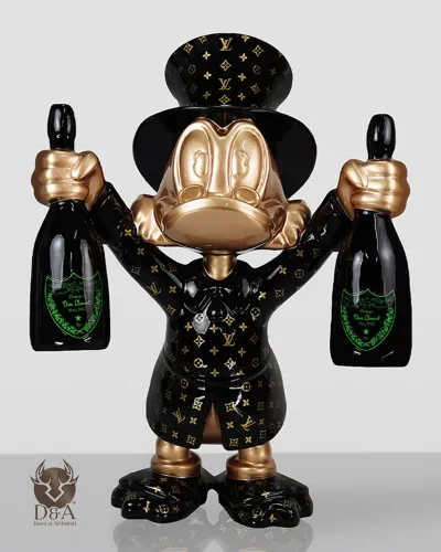 Dagobert Duck im Louis-Vuitton-Anzug mit Champagner, Crémant oder Prosecco