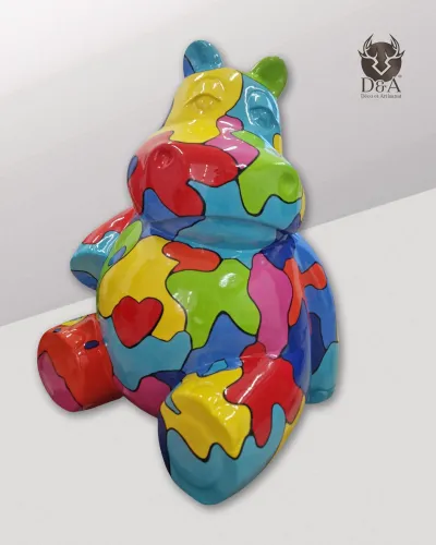 Animais contemporâneos em resina | Hipopótamo sentado tamanho G com estampa xadrez multicolorida