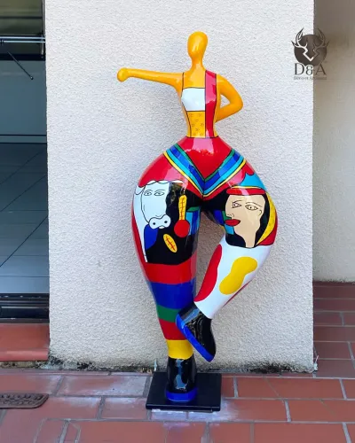 Estatua de resina de mujer exuberante Picasso XL para tu decoración