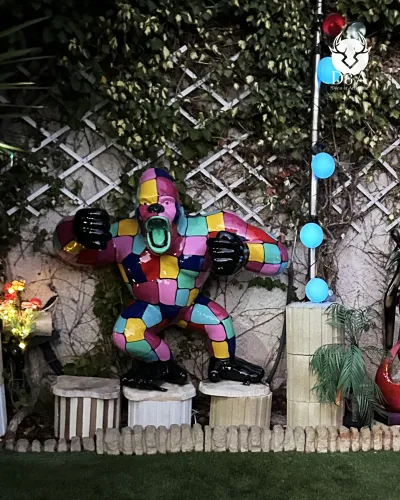 Kong, de woedende MULTICOLOR XXL-gorilla - Harsdieren