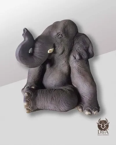 Eléphant assis