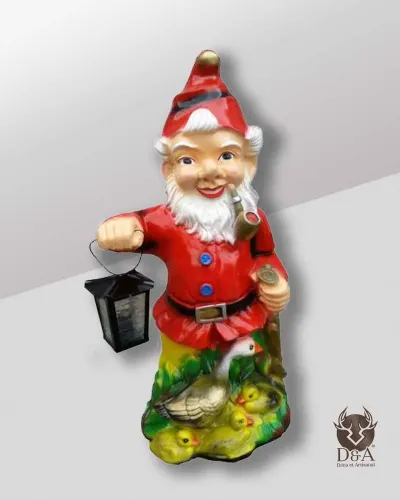 Nain de jardin avec lanterne S