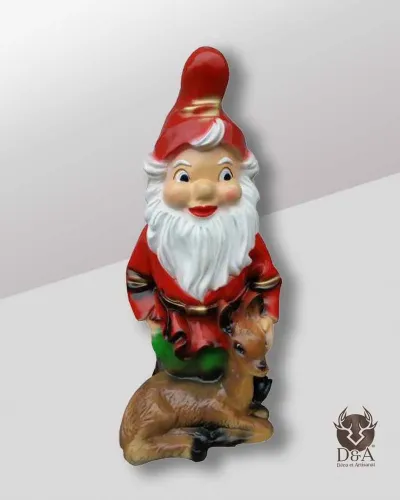 Nain de jardin avec cerf