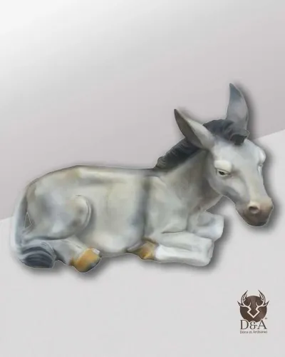 Realistisch liegender Esel - Déco et Artisanat - 1