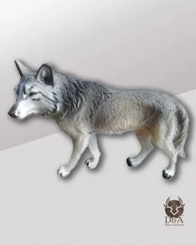 Loup debout réaliste - Déco et Artisanat - 1
