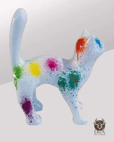 Tiere | Harzstatue einer Spritzkatze stehend