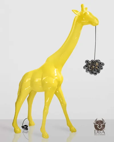 Žirafa XL z visečim lestencem - živali iz smole