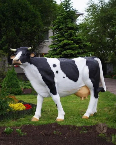 Realistična nelakirana črna krava iz visokokakovostne smole za vašo zunanjo dekoracijo